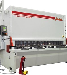 Máy cắt tôn thủy lực Baykal HNC điều khiển CNC 